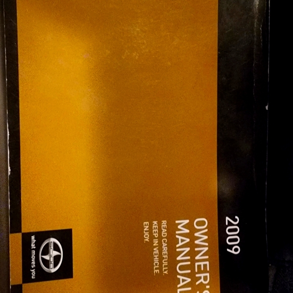 2009' SCION XB CAR MANUAL IN ZIPPERED BIDDER - Picture 4 of 4